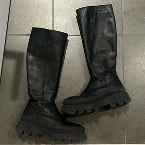 L'INTERVALLE Black Combat Boots